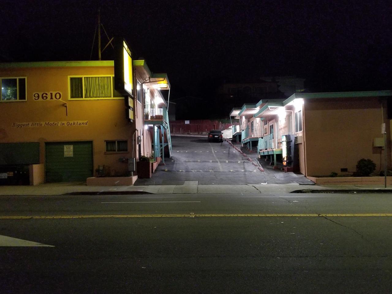 Travis Lodge Motel 16 Oakland Exterior foto